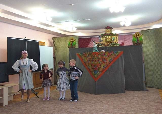 Кукольный театр в гостях у детей приюта